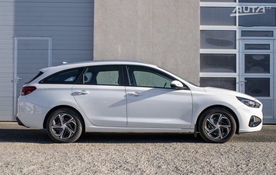 Hyundai i30 CW 1.6 CRDi / 85kW / A7 / ZÁRUKA / AJ NA SPLÁTKY / PROTIÚČET 2021 bílá