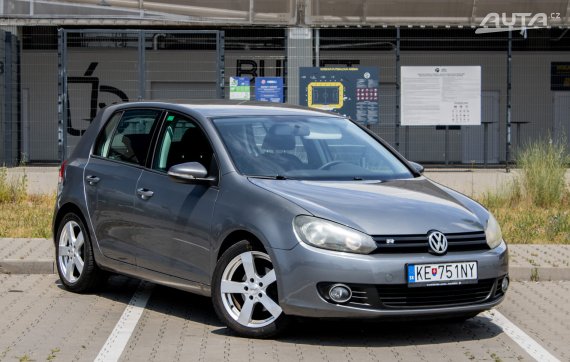 Volkswagen Golf 1.2 TSI Trendline / 77kW / M6 / AJ NA SPLÁTKY / PROTIÚČET 2010 šedá