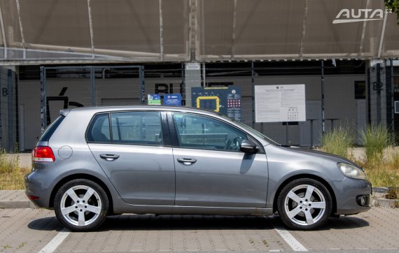 Volkswagen Golf 1.2 TSI Trendline / 77kW / M6 / AJ NA SPLÁTKY / PROTIÚČET 2010 šedá