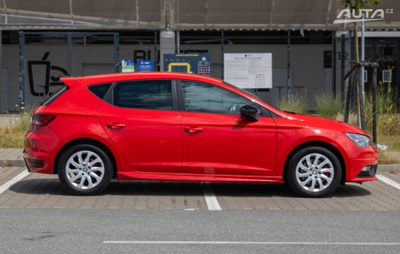 Seat Leon 1.2 TSI / 81kW / M6 / ZÁRUKA / AJ NA SPLÁTKY / PROTIÚČET 2016 červená