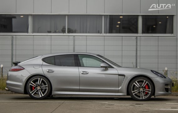 Porsche Panamera 4.8 Turbo 368kW / AJ NA SPLÁTKY / PROTIÚČET 2010 šedá