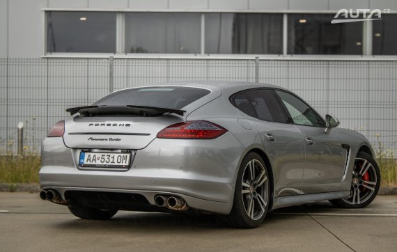 Porsche Panamera 4.8 Turbo 368kW / AJ NA SPLÁTKY / PROTIÚČET 2010 šedá