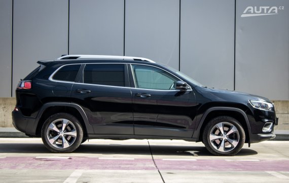 Jeep Cherokee 2.2 MultiJet Limited AWD, 143kW, A9 / AJ NA SPLÁTKY / PROTIHODNOTA / 2019 černá