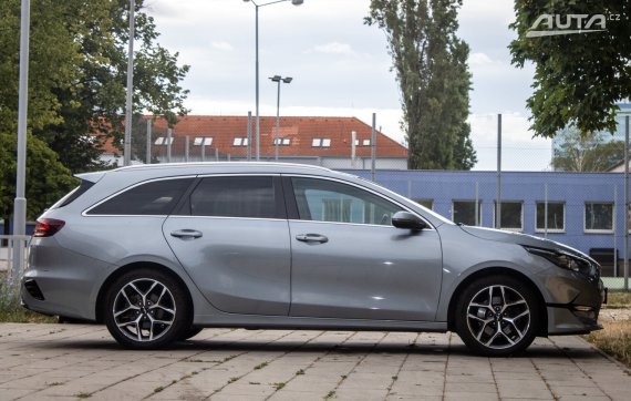 Kia Ceed SW 1.5 T-GDi Platinum A/T, 117kW, A7 / AJ NA SPLÁTKY / PROTIÚČET / 2021 šedá