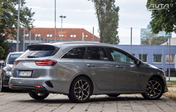 Kia Ceed SW 1.5 T-GDi Platinum A/T, 117kW, A7 / AJ NA SPLÁTKY / PROTIÚČET / 2021 šedá