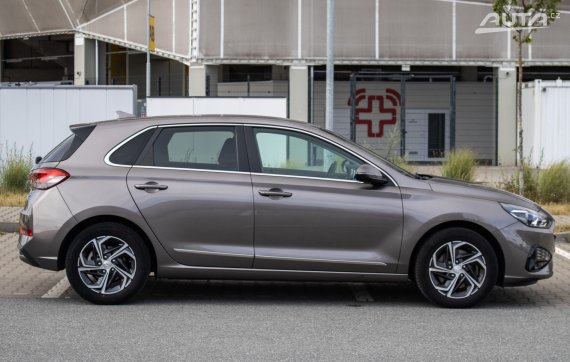 Hyundai i30 81kW (2022) / AJ NA SPLÁTKY / PROTIÚČET / 2022 hnědá