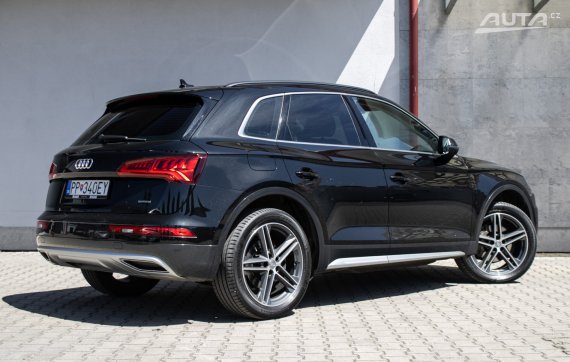 Audi Q5 2.0 TDI Quattro S tronic / 140kW / A7 / ZÁRUKA / AJ NA SPLÁTKY / PROTIÚČET 2019 černá