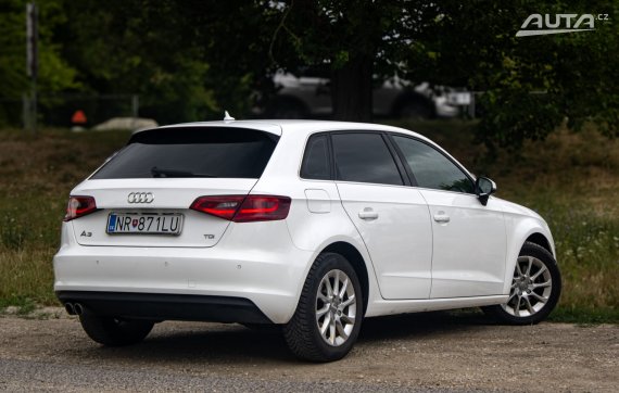 Audi A3 Sportback 2.0 TDI DPF 110kW MT6 / NA SPLÁTKY / NA PROTIÚČET 2015 bílá