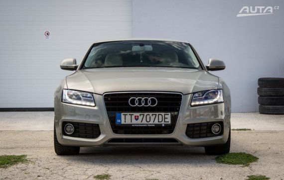 Audi A5 3.2 FSI multitronic, 195kW, 2007 / AJ NA SPLÁTKY / PROTIÚČET / 2007 stříbrná metalíza