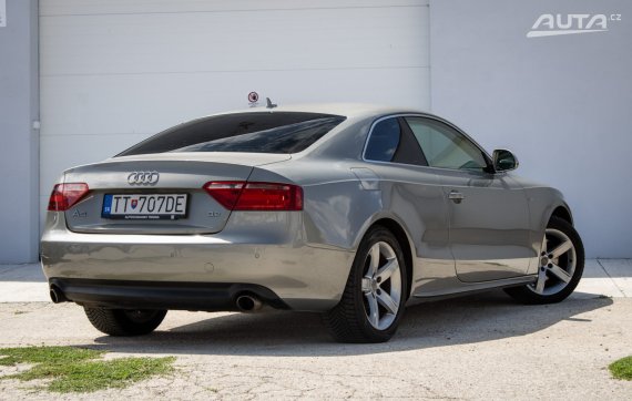 Audi A5 3.2 FSI multitronic, 195kW, 2007 / AJ NA SPLÁTKY / PROTIÚČET / 2007 stříbrná metalíza