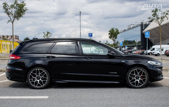 Ford Mondeo Combi 2.0 Hybrid ST-line eCVT, 138kW (2020) / AJ NA SPLÁTKY / PROTIÚČET / 2020 černá