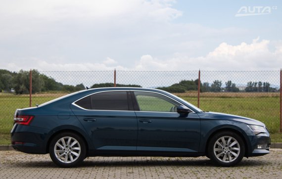 Škoda Superb 1.8 TSI Style DSG / 132kW / A7 / ZÁRUKA / AJ NA SPLÁTKY / PROTIÚČET 2018 modrá