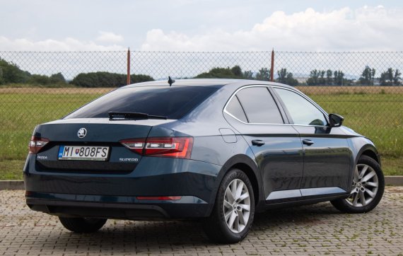 Škoda Superb 1.8 TSI Style DSG / 132kW / A7 / ZÁRUKA / AJ NA SPLÁTKY / PROTIÚČET 2018 modrá