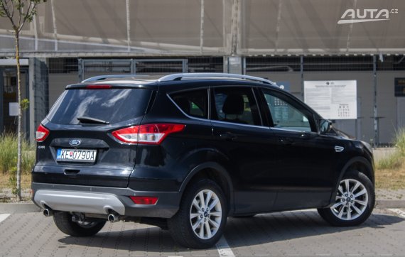 Ford Kuga 2.0 TDCi Titanium AWD / 110kW / M6 / ZÁRUKA / AJ NA SPLÁTKY / PROTIÚČET 2014 černá