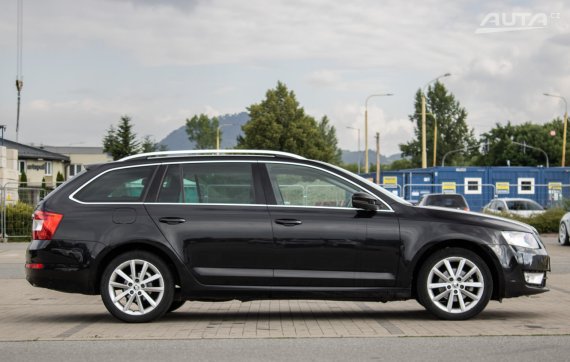 Škoda Octavia Combi 1.6 TDI Style DSG / 81kW / A7 / ZÁRUKA / AJ NA SPLÁTKY / PROTIÚČET 2016 černá