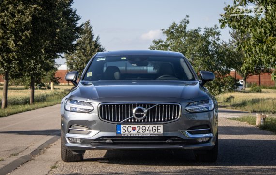 Volvo S90 T5 2.0L Drive-E Inscription Geartronic, 187kW / AJ NA SPLÁTKY / PROTIÚČET / 2017 šedá