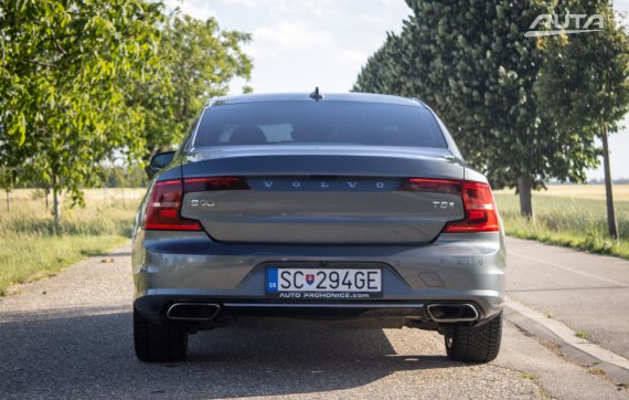 Volvo S90 T5 2.0L Drive-E Inscription Geartronic, 187kW / AJ NA SPLÁTKY / PROTIÚČET / 2017 šedá