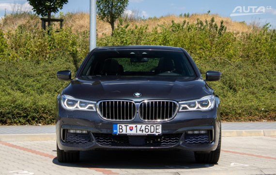 BMW Rad 7 740d xDrive M-Packet 235 kW A/T / AJ NA SPLÁTKY / PROTIÚČET / 2017 šedá