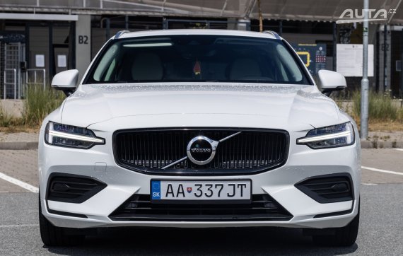 Volvo V60 D4 A/T, 140kW (2020) / AJ NA SPLÁTKY / PROTIÚČET / 2020 bílá