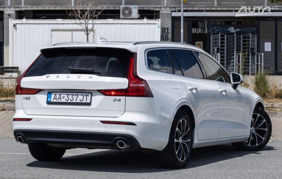 Volvo V60 D4 A/T, 140kW (2020) / AJ NA SPLÁTKY / PROTIÚČET / 2020 bílá