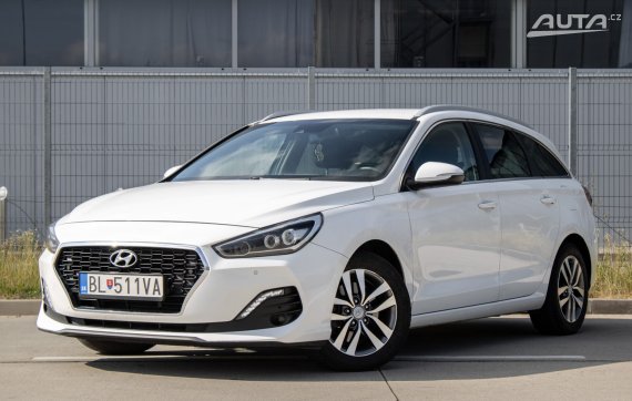 Hyundai i30 CW 1.6 CRDi Family / 100kW / A7 / ZÁRUKA / AJ NA SPLÁTKY / PROTIÚČET 2019 - hlavní pohled