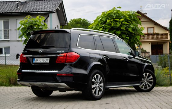 Mercedes-Benz GL 350 CDI BlueTEC 4MATIC 190kW AT7 / NA SPLÁTKY / NA PROTIÚČET 2015 černá