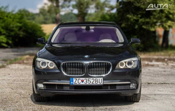 BMW Rad 7 740d xDrive 225kW / AJ NA SPLÁTKY / PROTIÚČET 2011 šedá