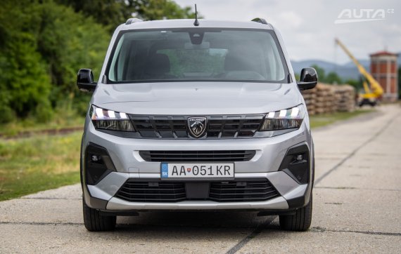 Peugeot Rifter 1.5 BlueHDi 130 GT EAT8, 96kW, 5d. / AJ NA SPLÁTKY / PROTIÚČET / 2024 šedá