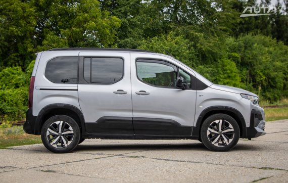 Peugeot Rifter 1.5 BlueHDi 130 GT EAT8, 96kW, 5d. / AJ NA SPLÁTKY / PROTIÚČET / 2024 šedá