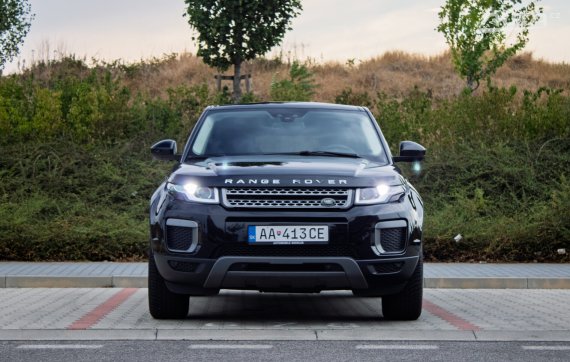 Land Rover Range Rover Evoque 2.0 TD4 180 132kW MT6 / NA SPLÁTKY / NA PROTIÚČET 2015 černá