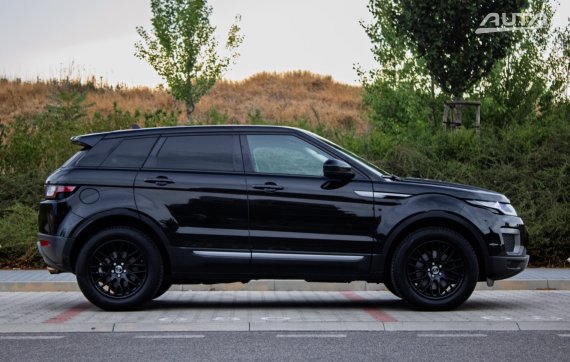 Land Rover Range Rover Evoque 2.0 TD4 180 132kW MT6 / NA SPLÁTKY / NA PROTIÚČET 2015 černá