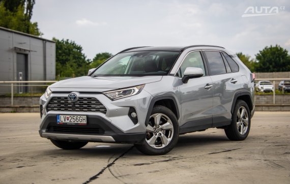 Toyota RAV4 2.5 Hybrid e-CVT Executive AWD, 131kW / AJ NA SPLÁTKY / PROTIÚČET /