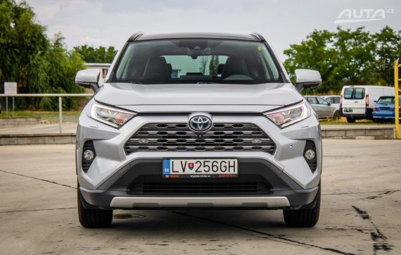 Toyota RAV4 2.5 Hybrid e-CVT Executive AWD, 131kW / AJ NA SPLÁTKY / PROTIÚČET / 2019 šedá