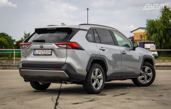 Toyota RAV4 2.5 Hybrid e-CVT Executive AWD, 131kW / AJ NA SPLÁTKY / PROTIÚČET / 2019 šedá