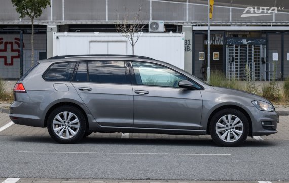 Volkswagen Golf Variant 1.6 TDI BMT DSG, 81kW (2017) / AJ NA SPLÁTKY / PROTIÚČET / 2017 šedá