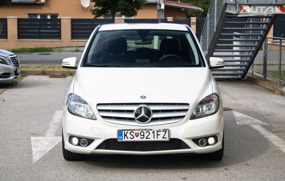 Mercedes-Benz B trieda 180 CDI BlueEFFICIENCY 80kW MT6 / NA SPLÁTKY / NA PROTIÚČET 2012 bílá