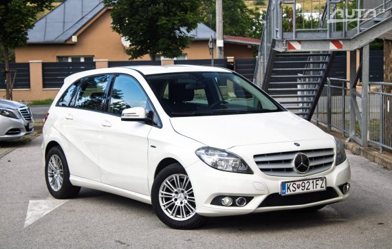 Mercedes-Benz B trieda 180 CDI BlueEFFICIENCY 80kW MT6 / NA SPLÁTKY / NA PROTIÚČET 2012 bílá