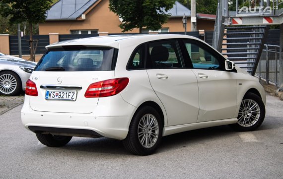 Mercedes-Benz B trieda 180 CDI BlueEFFICIENCY 80kW MT6 / NA SPLÁTKY / NA PROTIÚČET 2012 bílá