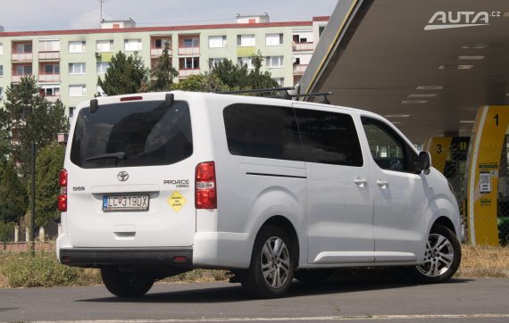 Toyota Proace Verso Shuttle 2.0 D-4D 140, 106kW, M6, 8miest / AJ NA SPLÁTKY / PROTIÚČET 2024 bílá