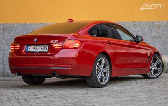 BMW Rad 4 Gran Coupé 435i Sport Line / AJ NA SPLÁTKY / PROTIÚČET 2016 červená