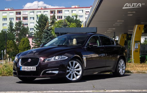 Jaguar XF Sportbrake 3.0D S Premium Luxury 202kW AT8 / NA SPLÁTKY / NA PROTIÚČET 2012 - hlavní pohled