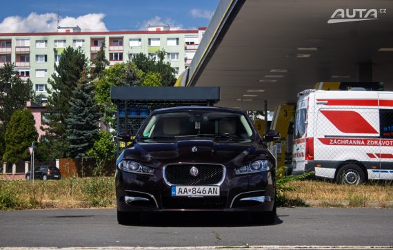 Jaguar XF Sportbrake 3.0D S Premium Luxury 202kW AT8 / NA SPLÁTKY / NA PROTIÚČET 2012 červená