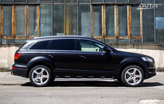 Audi Q7 3.0 quattro tiptronic 176kW AT6 / NA SPLÁTKY / NA PROTIÚČET 2007 šedá
