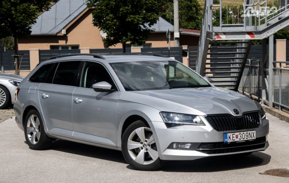 Škoda Superb Combi 2.0 TDI Ambition / 110kW / M6 / ZÁRUKA / AJ NA SPLÁTKY / PROTIÚČET 2018 stříbrná metalíza