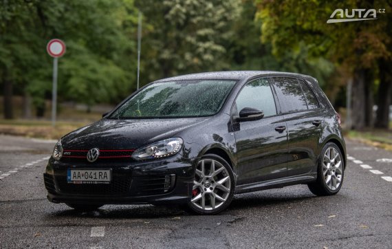 Volkswagen Golf GTI Edition 35 173kW / AJ NA SPLÁTKY / PROTIÚČET 2011 - hlavní pohled