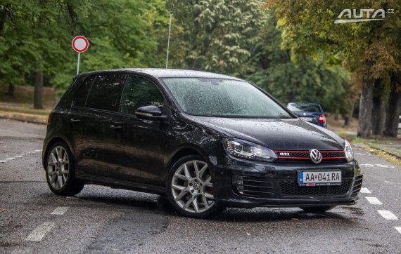 Volkswagen Golf GTI Edition 35 173kW / AJ NA SPLÁTKY / PROTIÚČET 2011 černá