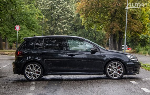 Volkswagen Golf GTI Edition 35 173kW / AJ NA SPLÁTKY / PROTIÚČET 2011 černá