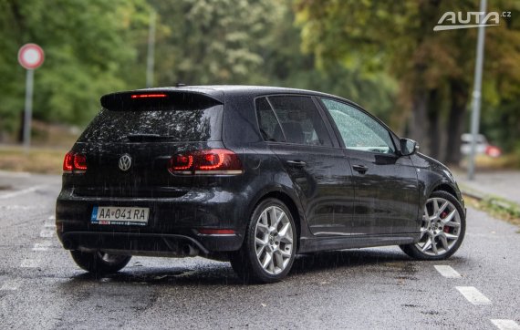 Volkswagen Golf GTI Edition 35 173kW / AJ NA SPLÁTKY / PROTIÚČET 2011 černá
