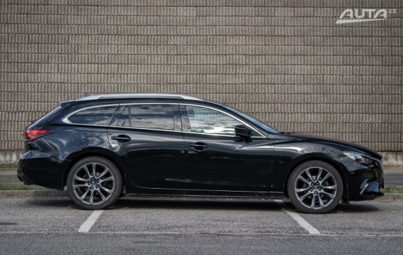 Mazda 6 Combi (Wagon) 6 2.2 Skyactiv-D Revolution TOP, 129kW, M6 / AJ NA SPLÁTKY / PROTIÚČET / 2017 černá