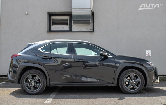 Lexus UX 250H FWD / 112kW / CVT / ZÁRUKA / AJ NA SPLÁTKY / PROTIÚČET 2023 černá